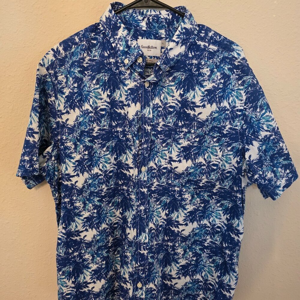 Goodfellow and Co. Men's button down shirt, size XL (slim fit).